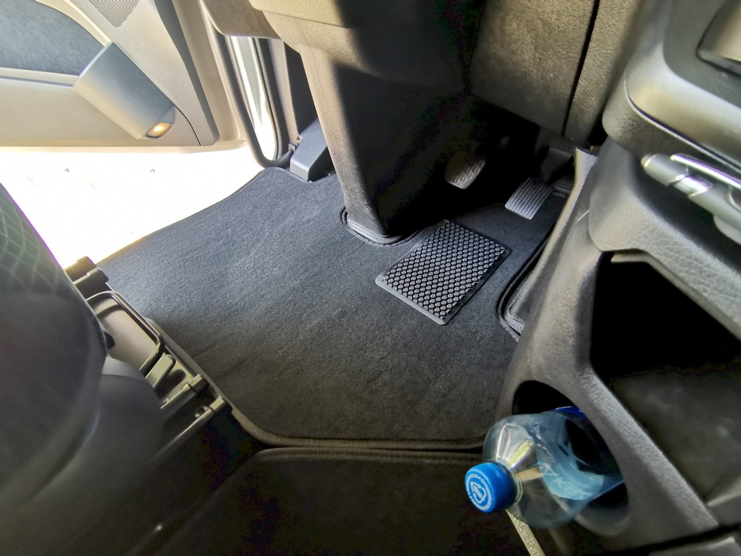 EVA автоковрики для Mercedes Actros 1845 (кабина big space) 2018-2022 — IMG_20210814_105029 resized